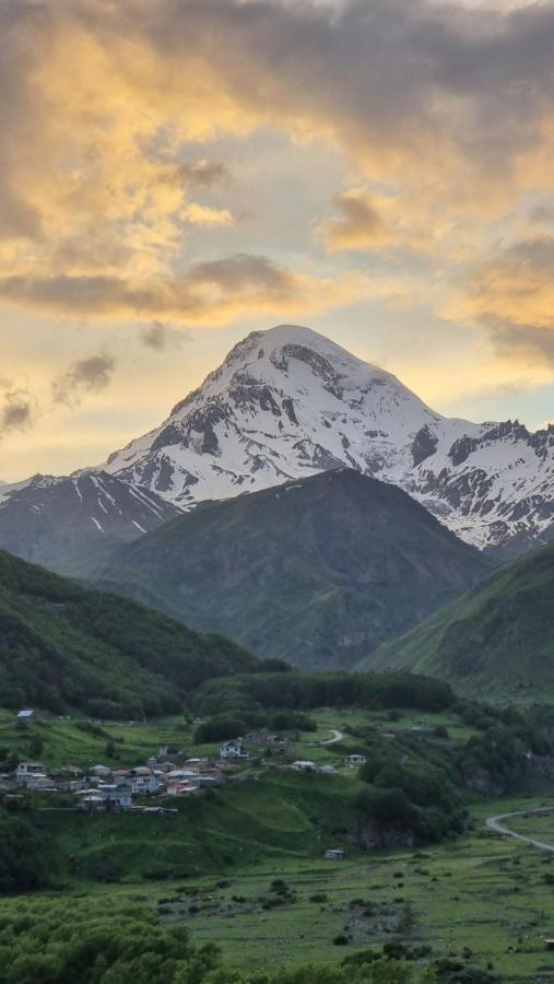 North Kazbegi Stepantsminda Exterior foto